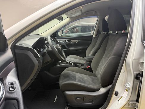 Used 2016 Nissan Rogue SV image 11