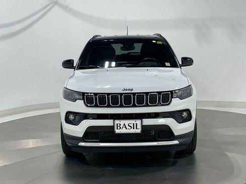 Used 2023 Jeep Compass Limited image 9