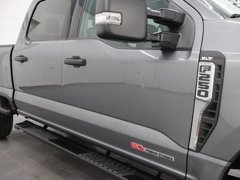 Used 2024 Ford F250 XLT AWD/4WD image 24