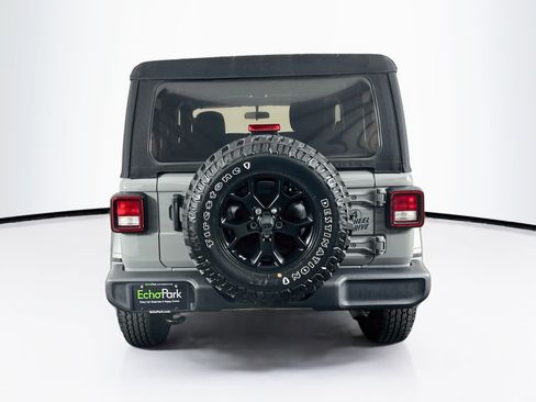 Used 2021 Jeep Wrangler Sport AWD/4WD image 7