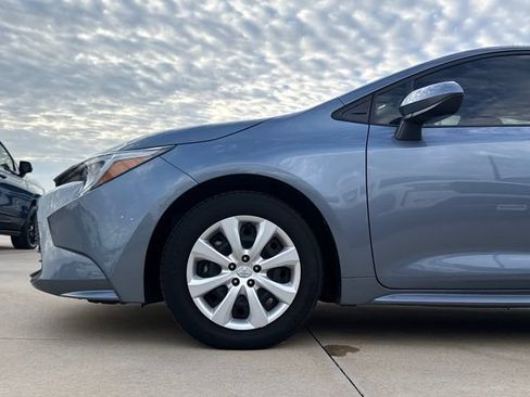 Used 2024 Toyota Corolla LE FWD image 5