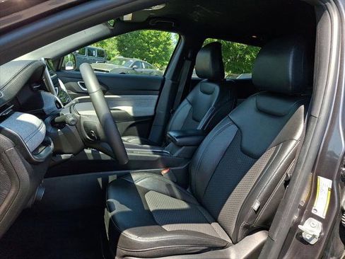 Certified 2024 Jeep Compass Latitude AWD/4WD image 24