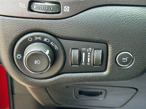 Used 2021 Jeep Cherokee Trailhawk w/ Sun, Sound & Nav Group AWD/4WD image 36