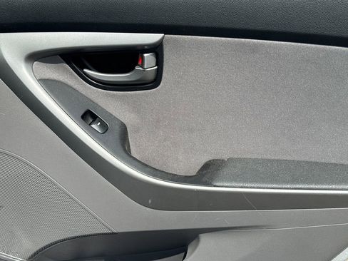 Used 2015 Hyundai Elantra SE w/ Option Group 02 FWD image 15