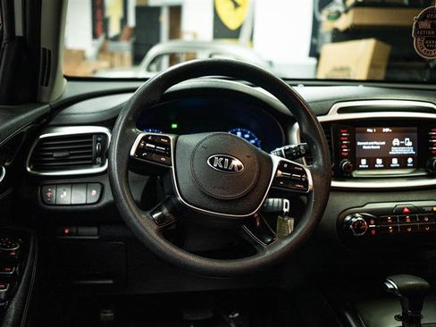 Used 2019 Kia Sorento FWD image 15