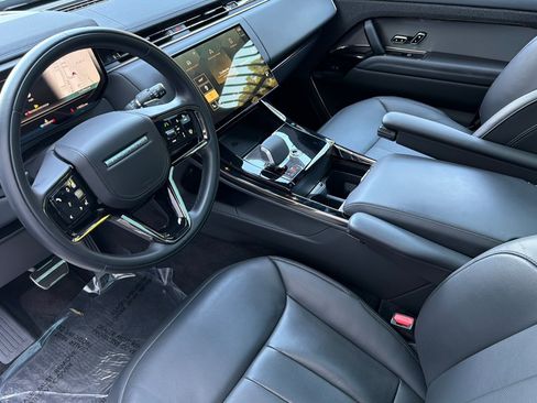 Used 2025 Land Rover Range Rover Sport Dynamic SE AWD/4WD image 4