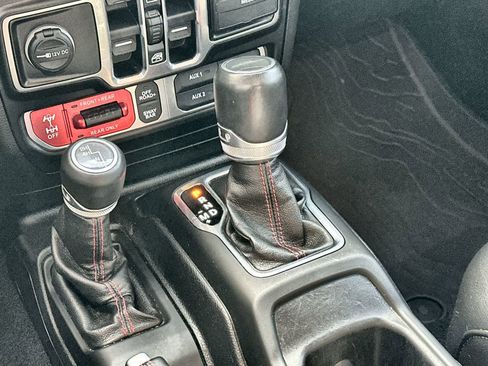 Used 2020 Jeep Gladiator Rubicon image 22