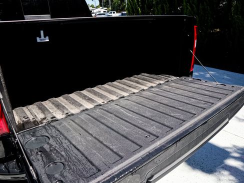 Used 2026 Chevrolet Silverado 1500 High Country w/ Midnight Edition AWD/4WD image 32