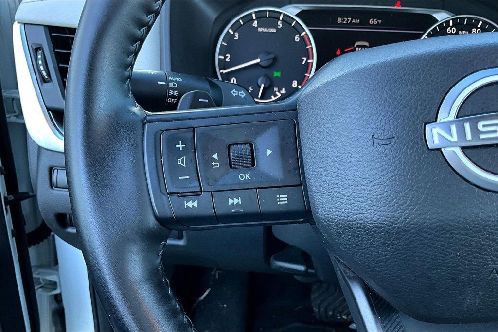 Used 2025 Nissan Rogue SV AWD/4WD image 11