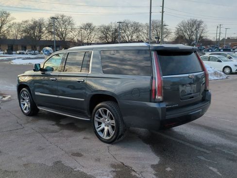 Used 2019 Cadillac Escalade ESV Luxury image 6