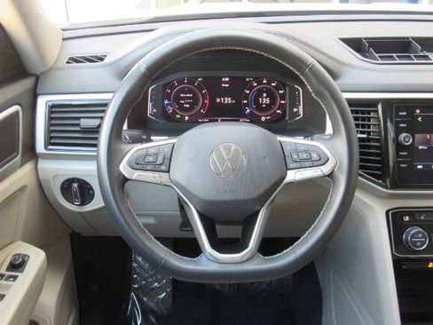 Used 2022 Volkswagen Atlas SE w/ Panoramic Sunroof Package image 35