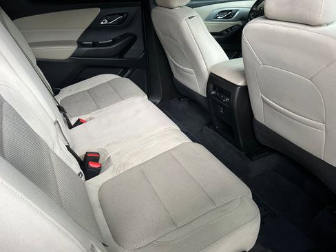 Certified 2022 Chevrolet Traverse LS image 19