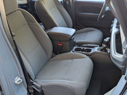 Used 2025 Jeep Wrangler Sahara image 20