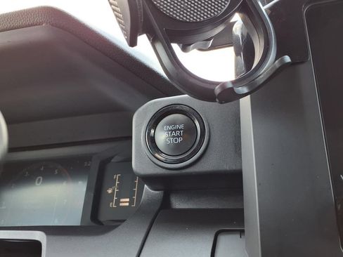 Used 2024 Toyota Tacoma SR AWD/4WD image 31
