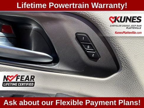 Used 2023 Chrysler Pacifica Touring-L FWD image 49