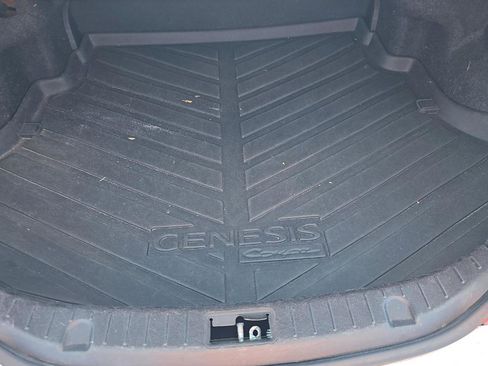 Used 2013 Hyundai Genesis 3.8 image 14