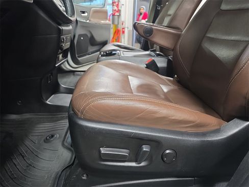 Used 2020 Toyota Sienna Limited Premium image 30