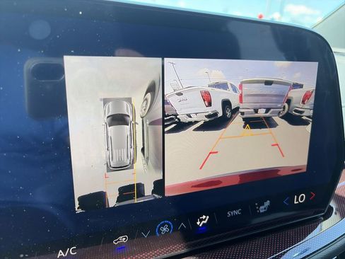New 2026 Chevrolet Traverse Z71 w/ Enhanced Driving Package AWD/4WD image 23