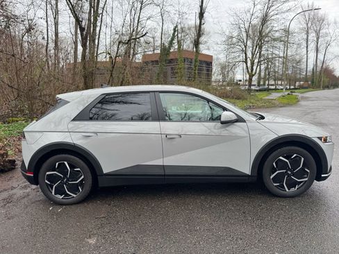 Used 2024 Hyundai Ioniq 5 SEL image 5