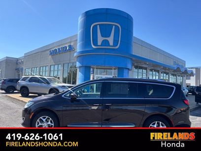 Used 2017 Chrysler Pacifica Touring-L Plus w/ Tire & Wheel Group