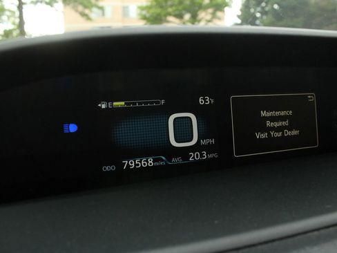 Used 2019 Toyota Prius LE w/ Carpet Mat Package FWD image 32