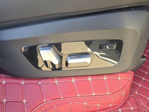 Used 2020 BMW X7 M50i image 29