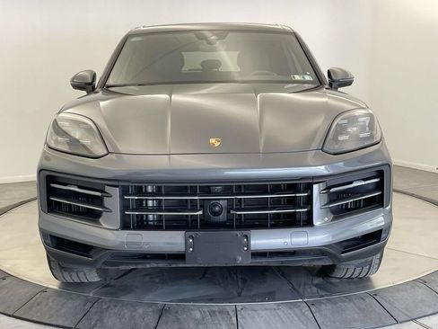 Certified 2025 Porsche Cayenne AWD/4WD image 10