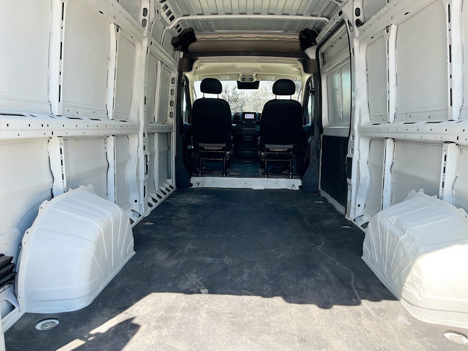 Used 2024 RAM ProMaster 2500 w/ Convenience Group FWD image 22