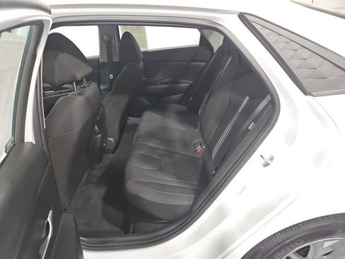 Certified 2025 Hyundai Elantra Hybrid FWD image 25