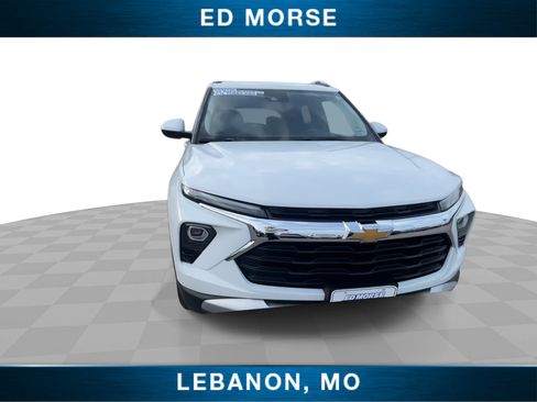 Used 2025 Chevrolet TrailBlazer LT w/ Driver Confidence Package image 3