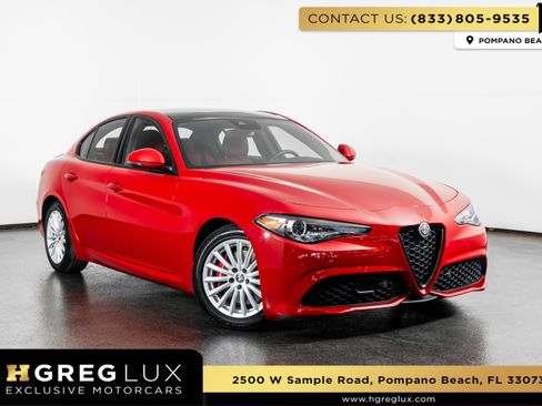 Used 2023 Alfa Romeo Giulia Sprint image 1