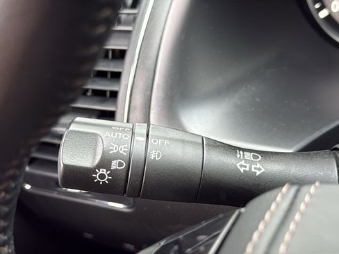 Used 2022 Nissan Armada Platinum image 15