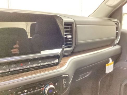 New 2026 GMC Sierra 1500 Elevation image 11