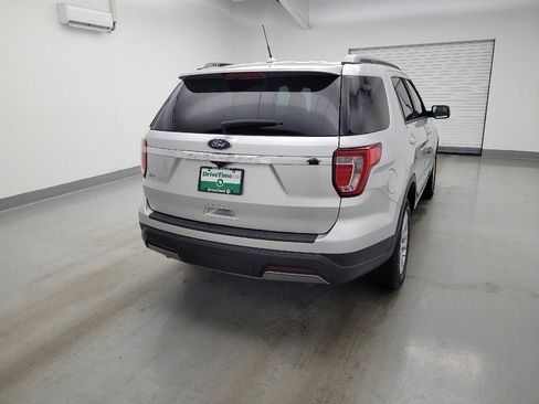 Used 2019 Ford Explorer XLT w/ Equipment Group 202A FWD image 7