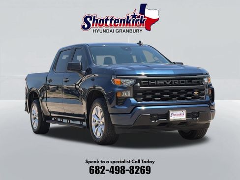 Used 2022 Chevrolet Silverado 1500 Custom RWD image 3