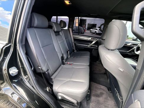 Used 2023 Lexus GX 460 Premium image 21