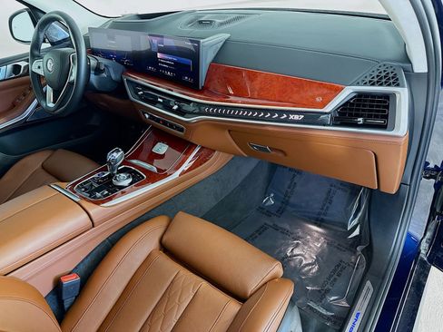 Certified 2024 BMW ALPINA XB7 image 32