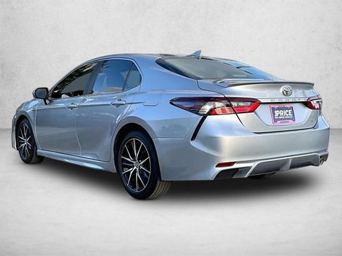 Used 2024 Toyota Camry SE image 13