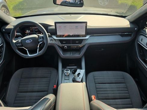 Used 2025 Ford Explorer ST-Line w/ Premium Package RWD image 10