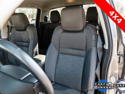 Used 2024 Nissan Frontier SV w/ Technology Package image 25