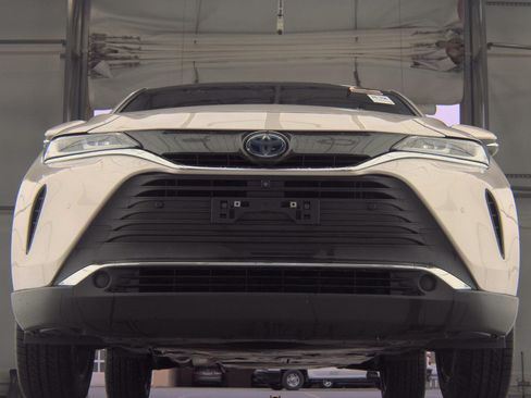 Used 2021 Toyota Venza Limited w/ Advanced Technology Package AWD/4WD image 2