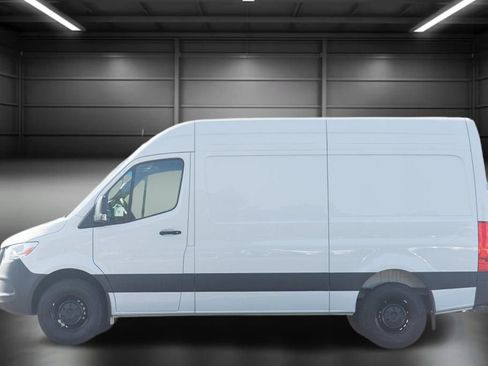 Used 2024 Mercedes-Benz Sprinter 144 Cargo image 5