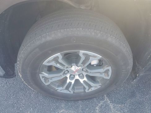 Used 2025 GMC Sierra 1500 SLT image 7