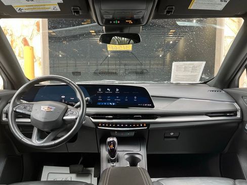 Used 2024 Cadillac XT4 Premium Luxury AWD/4WD image 19