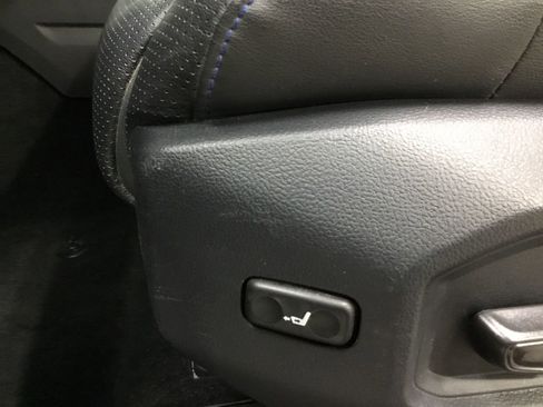 Used 2022 Toyota Tundra Platinum w/ Advanced Package image 11