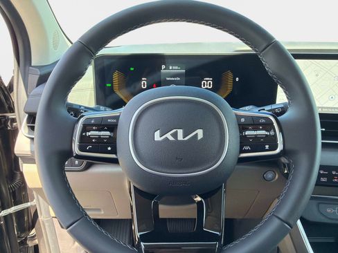 New 2026 Kia Carnival EX FWD image 25