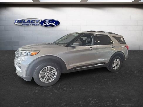 Used 2021 Ford Explorer XLT w/ Equipment Group 202A AWD/4WD image 2