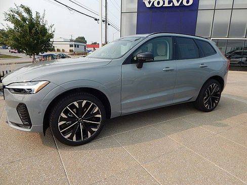 New 2026 Volvo XC60 B5 Ultra w/ Protection Package Premier image 11