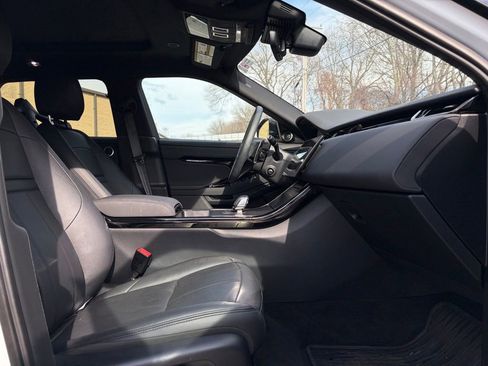 Certified 2026 Land Rover Range Rover Evoque S AWD/4WD image 15