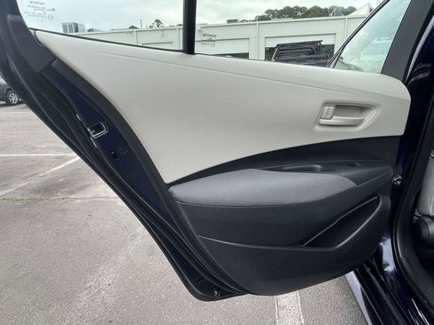 Used 2025 Toyota Corolla LE w/ Convenience Package FWD image 20
